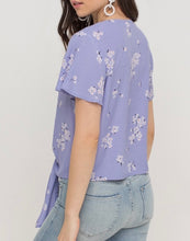 Load image into Gallery viewer, Floral Front Knot Tank
